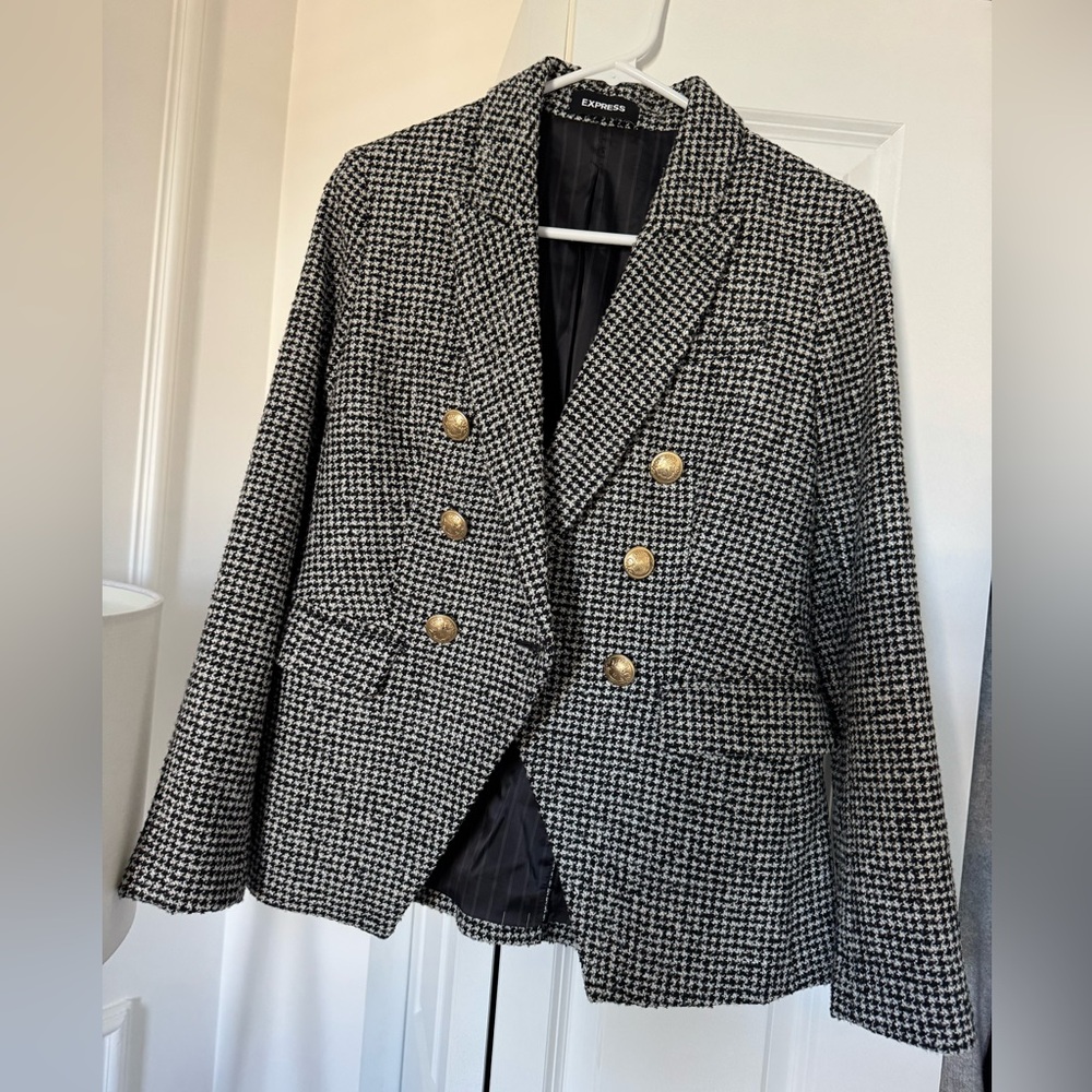 Express Houndstooth Blazer Used Once. Excellent Condition